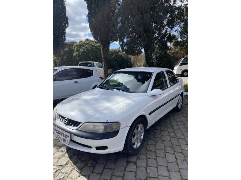 CHEVROLET - VECTRA - 1998/1998 - Branca - R$ 18.900,00