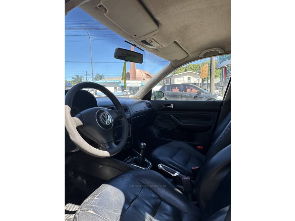 VOLKSWAGEN - GOLF - 2000/2000 - Verde - R$ 21.900,00